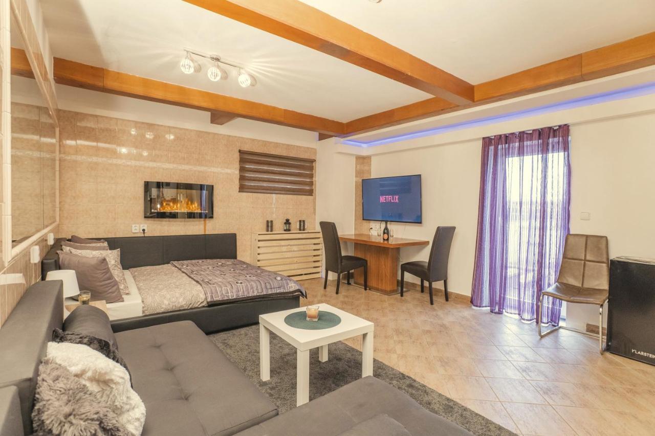 Wellness Studio! Finnish Sauna, Whirlpool, Gym & More! Apartmán